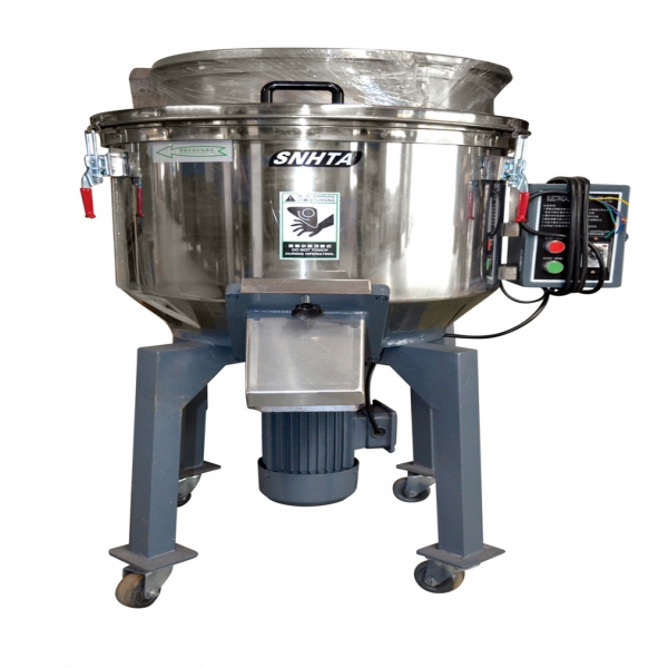 北京SVM系列立式拌料機 供應(yīng)結(jié)構(gòu)牢固的拌料機 信泰混合機報價